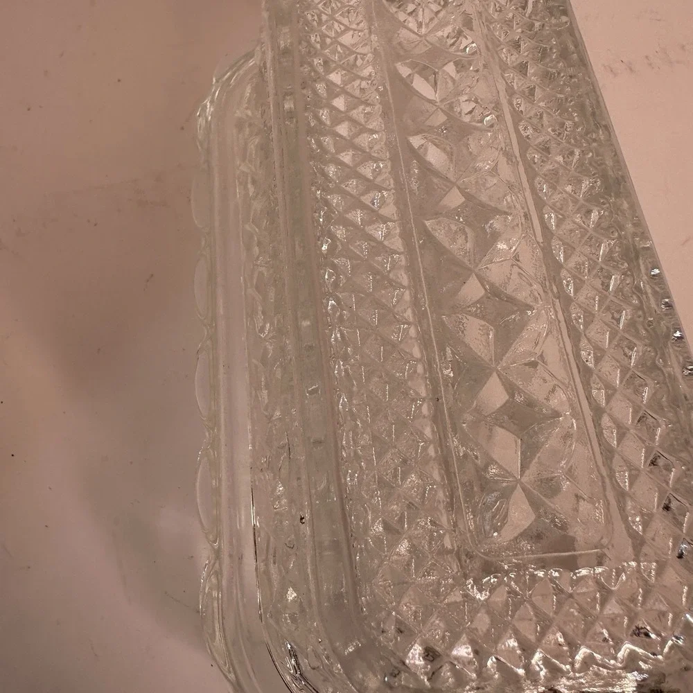 Clear‎ Pressed Glass Butter Dish Scalloped Covered Diamond Pattern Lid 2-Piece